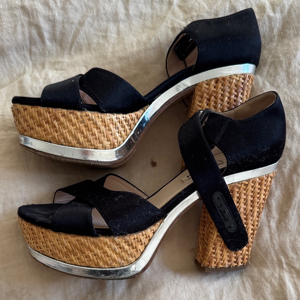 Black and Tan Platform heels with mirror accent